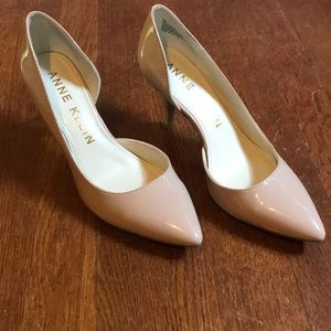 Anne Klein Yolden Patent Pumps; Shiney Nude 3”